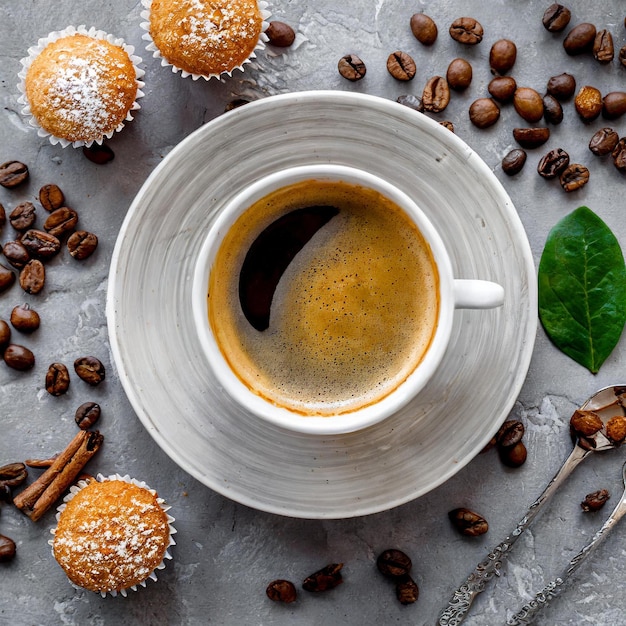 Foto una taza de café con una cuchara y café en ella