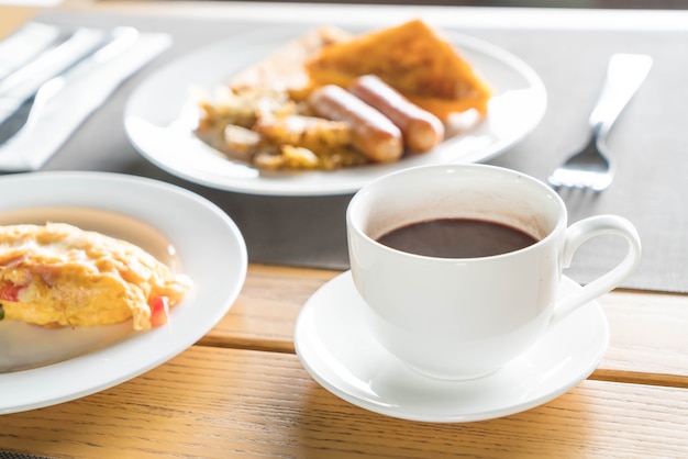 una taza de cafe para el desayuno