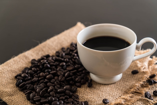 Taza de café y frijoles