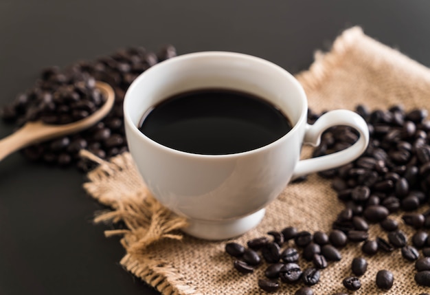 Taza de café y frijoles