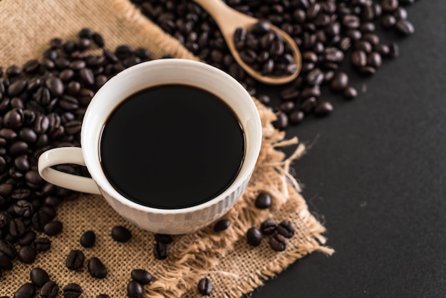 Taza de café y frijoles