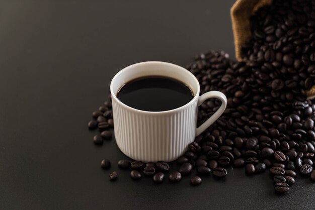 Taza de café y frijoles