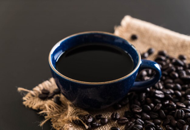 Taza de café y frijoles