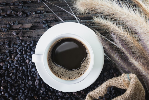 Taza de café y frijoles