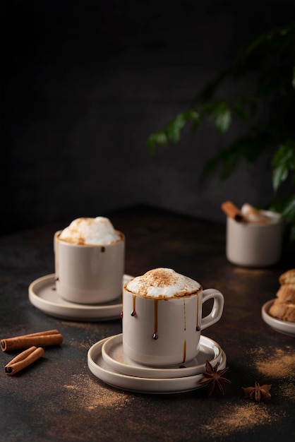 Foto taza de café en la mesa