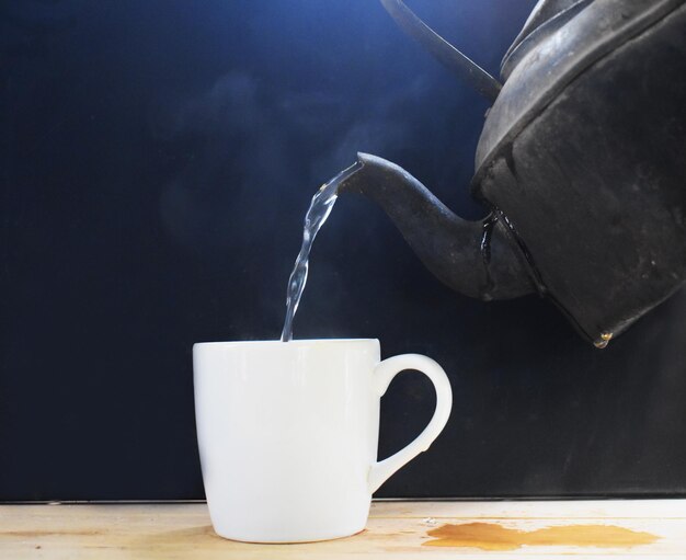 Foto taza de café en la mesa