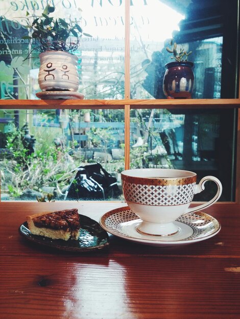 Foto taza de café en la mesa