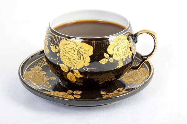 Taza de café sobre un fondo blanco