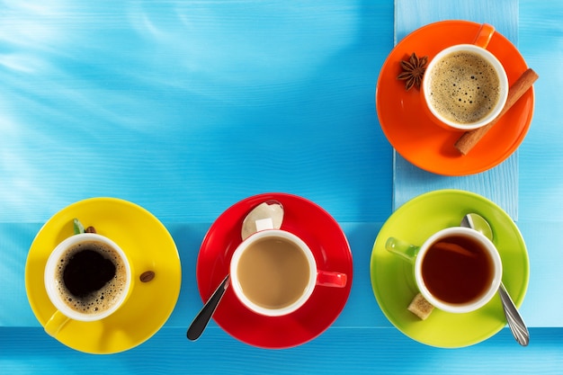 Foto taza de café y té en madera