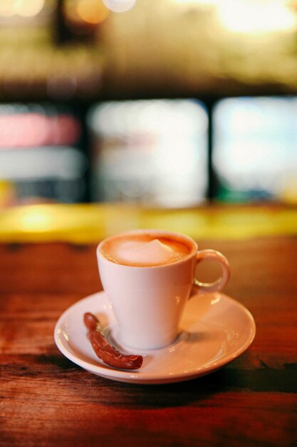 taza de café turco en la mesa