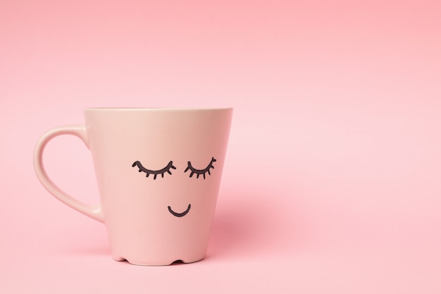 Taza con cara feliz