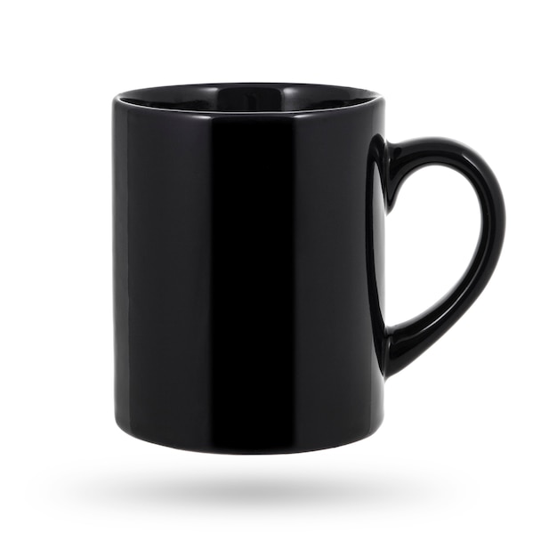 Taza negra aislada en un blanco