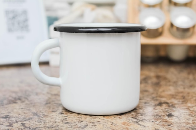 Taza de té y café con leche esmaltada