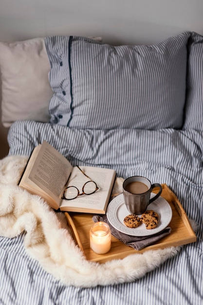 Foto taza de té y galletas