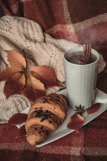 taza de té y galletas