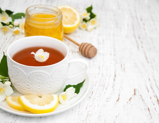 Taza de té con jazmín