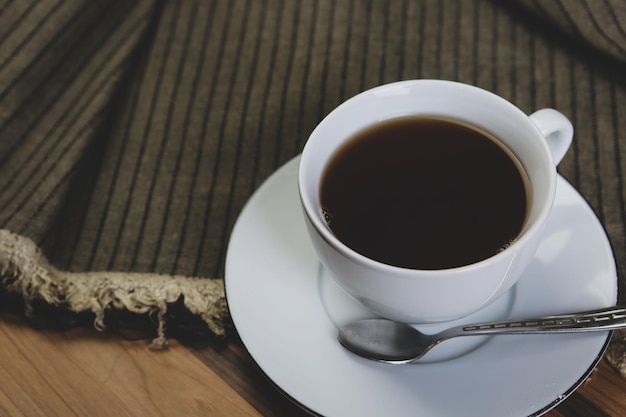 Una taza de té en la mesa