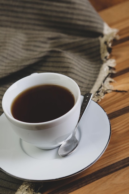 Una taza de té en la mesa