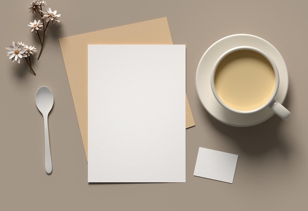 una taza de té se sienta al lado de una servilleta blanca con una cuchara y una tazón de té