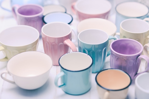 Las tazas en estilo shabby chic, colores vintage.