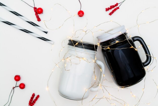 Tazas de té personalizadas sobre fondo blanco, tazas, regalo de Navidad