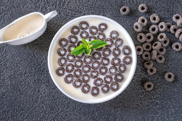 Tazón de anillos de cereal