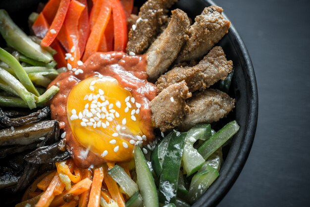 Tazón de bibimbap