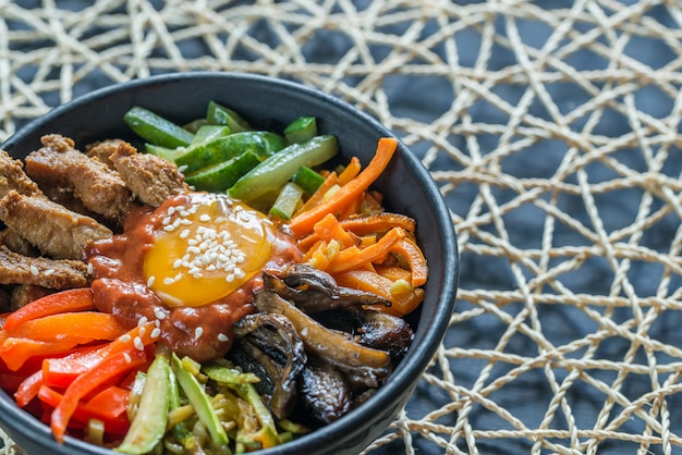 Tazón de bibimbap