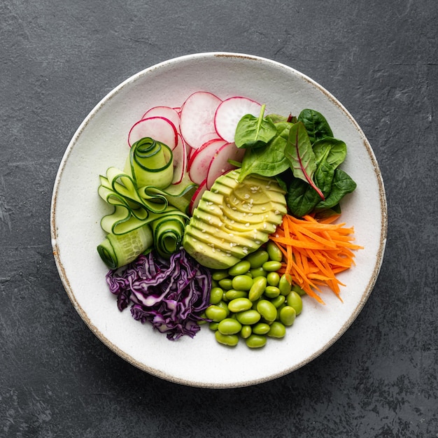 Tazón de Buda vegano con vegetales, vista superior