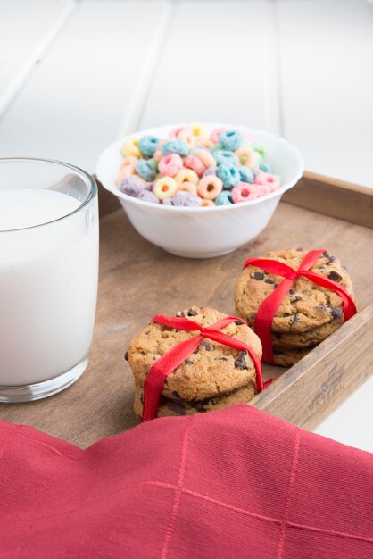 Tazón con cereales y leche