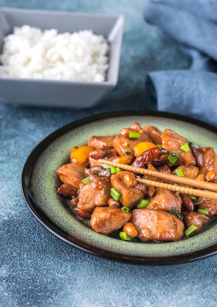 Tazón de pollo Kung Pao