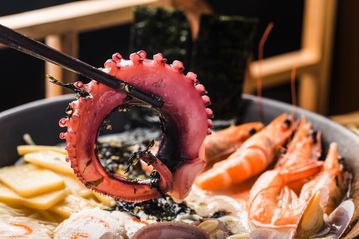 Un tazón de ramen de mariscos japoneses