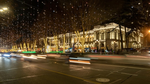 Tbilisi Georgia 24 de diciembre Navidad en Tbilisi Rustaveli Avenue