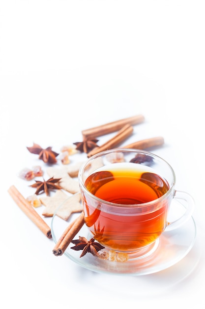 Té con especias: canela, clavel y anís.