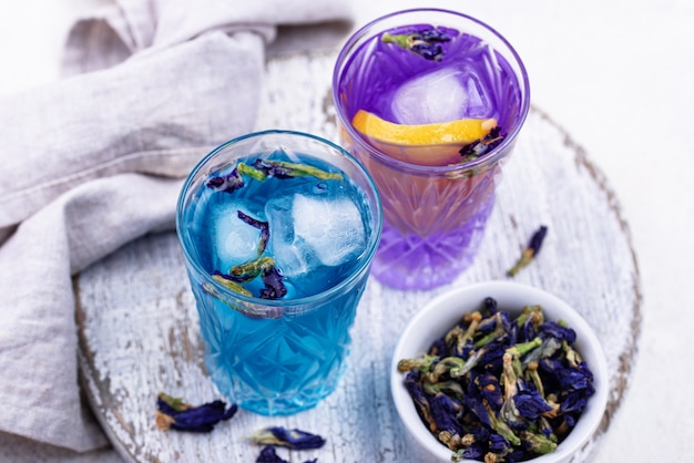 Té frío azul y morado Guisante de mariposa