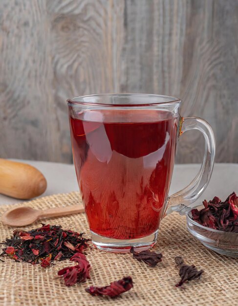 Foto té de hibisco es una bebida saludable