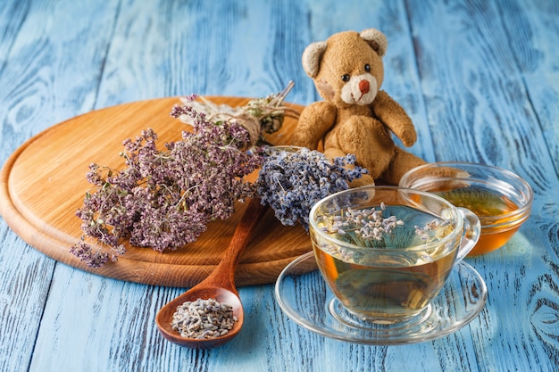 Té de hierbas con lavanda