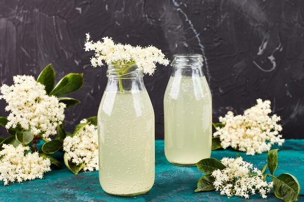 Té de kombucha con flor de saúco