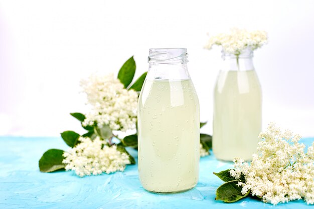 Té de Kombucha con flores de saúco