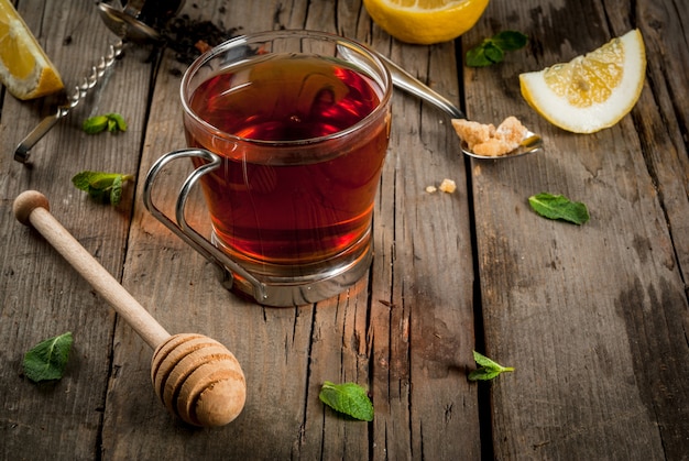 Té con menta y limón.