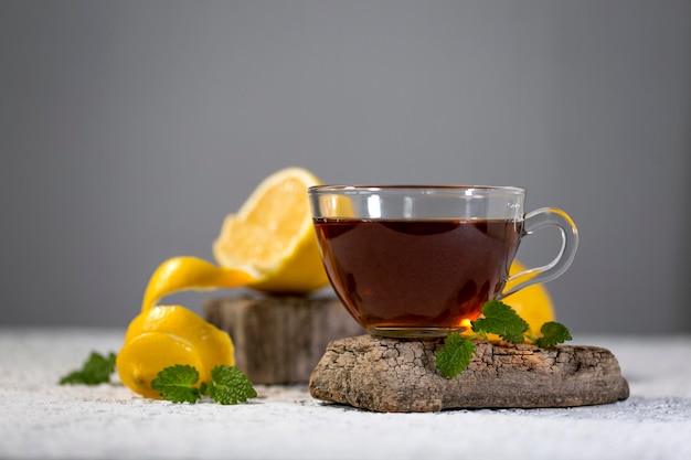 té negro con limón. concepto de té