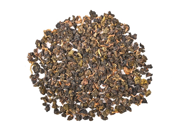 Té oolong chino Tie GuanYin aislado sobre fondo blanco