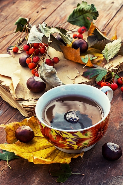 Té de otoño simbólico