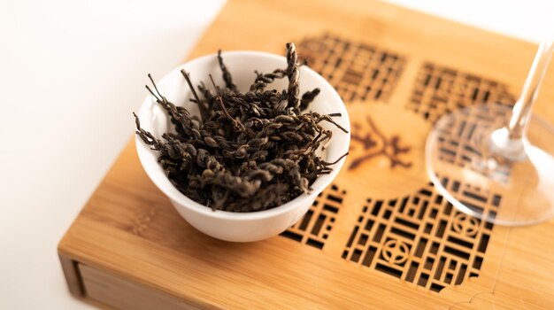 Té texturizado en la mesa de té en gaivani