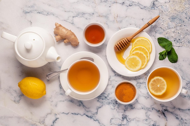 Té verde con limón y miel Refuerzo de la inmunidad y remedios para el resfriado