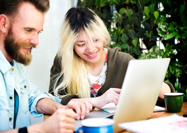 Team arbeitet an einem Projekt