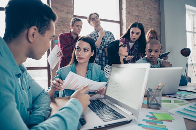 Teambesprechung im Büro