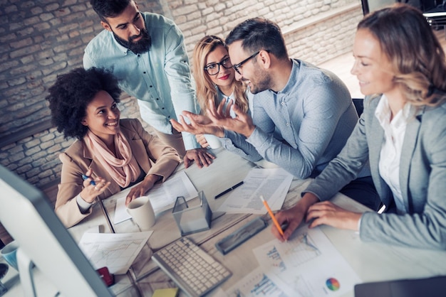 Teamtreffen im Büro