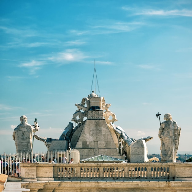 El techo de la basílica de San Pedro San Pietro en Roma