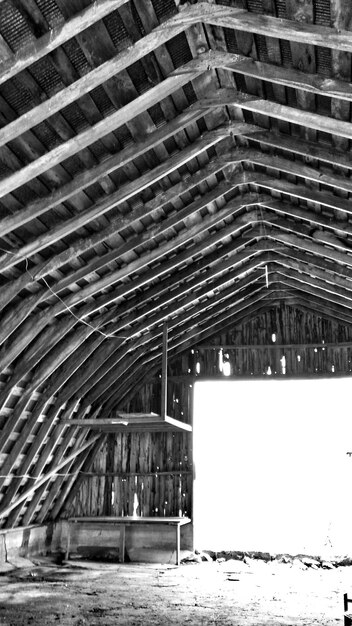 Foto el techo de un viejo granero
